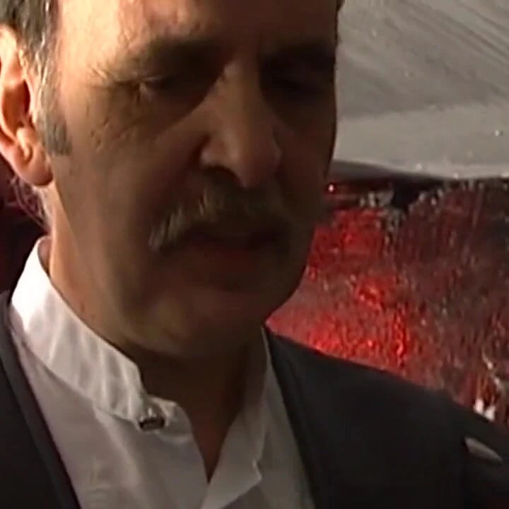 Usta taytlı olgun itaatkarları spekulum oyunu için yakalıyor