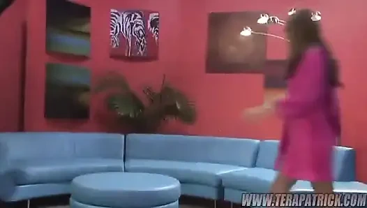 Broken: Sasha Grey, Jenna Haze, Victoria Sin, Kayla Paige, Lisa Daniels, Tommy Gunn'ın yer aldığı sahne 2b