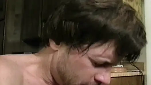 Amatör Fransız genç kız sıkı götünü siktiriyor