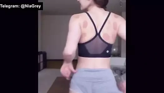 Uygun hottie soyunma çıplak