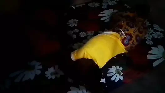 Mimi, utangaç kız onu sikmeden önce ışığı kapatmamı istedi