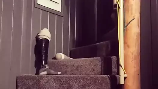 Amfi atlamalı merdivenler