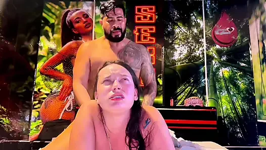 Bu Kittyu dj sürtük erkek delisi oldu ve hepsini yutuyor