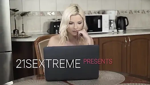 21 sextreme - ateşli nine 18 yaşındaki seksi lezbiyen zazie skymm ile sikişiyor