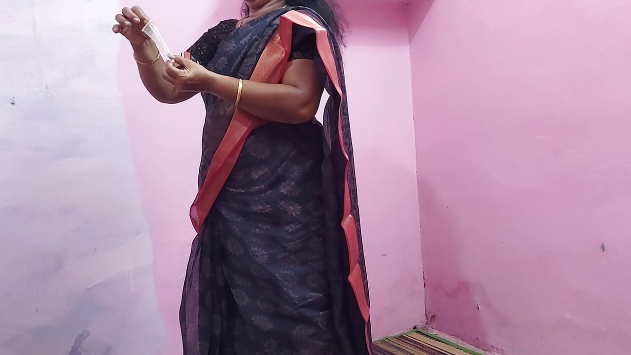 Güzel bir Tamil teyze attırılmış prezervatifimi buldu ve benimle ateşli seks yapıyor