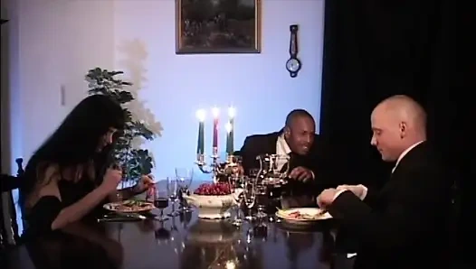 Siyah kocam ve arkadaşıyla üçlü seks