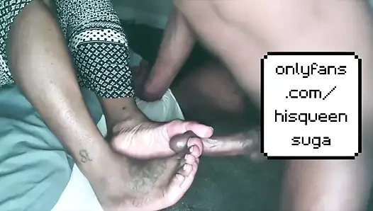 Kraliçe suga, evcil hayvanının onu mükemmel boyutu 14 feet sikmesine izin verir