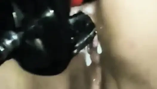 Kremsi Küçük Delikler