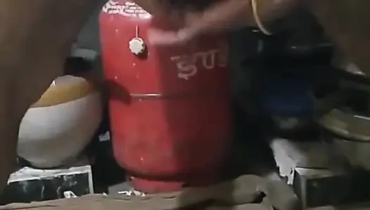 Üvey annemin mutfak performans videoları