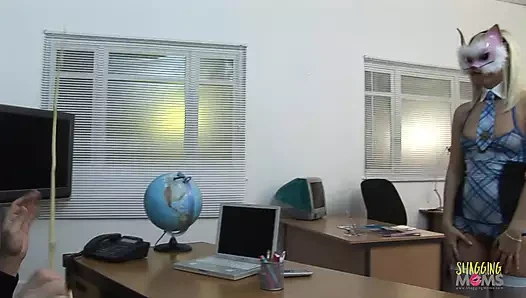 Yutma bir horoz sırasında üçlü anal seks içinde the sınıf