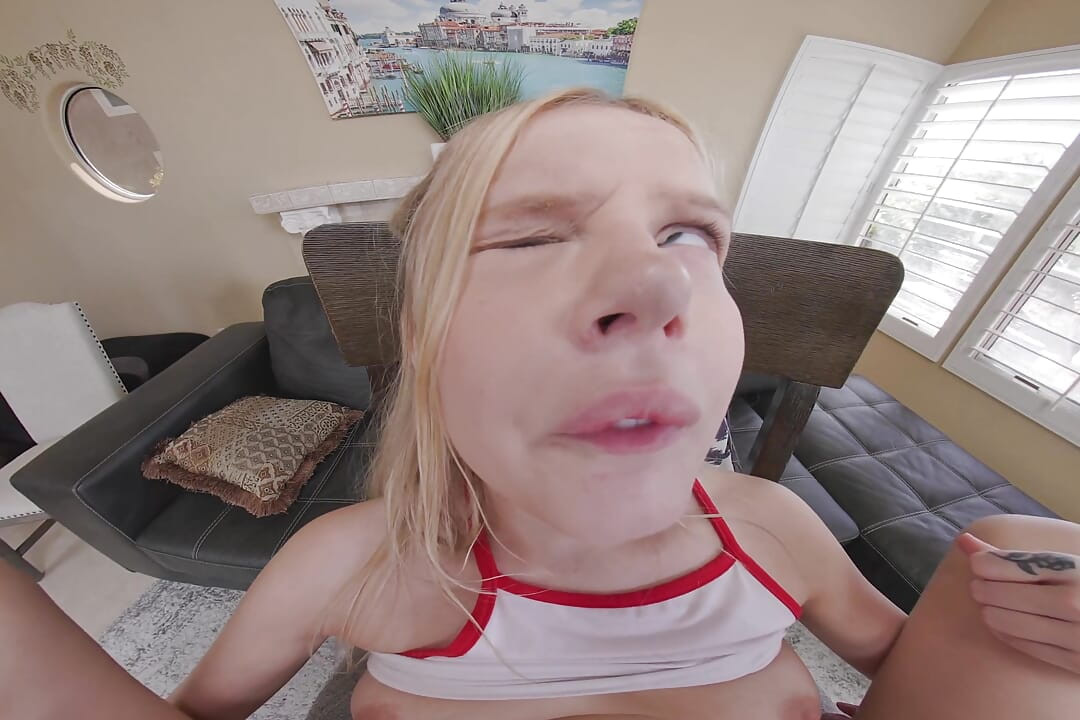Lethalhardcore vr coco üvey babasını dizüstü bilgisayar için sikiyor