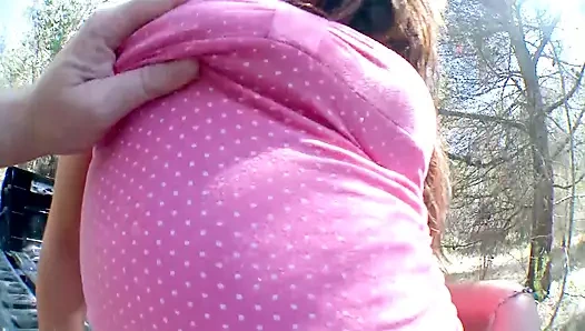 Almanya'dan şişman götlü genç kız ormanda binme becerilerini gösteriyor