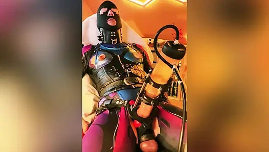 Makine sağılmış yarak domuz sürtük fahişe ibne meme ucu pompası sidik içiyor kaltak