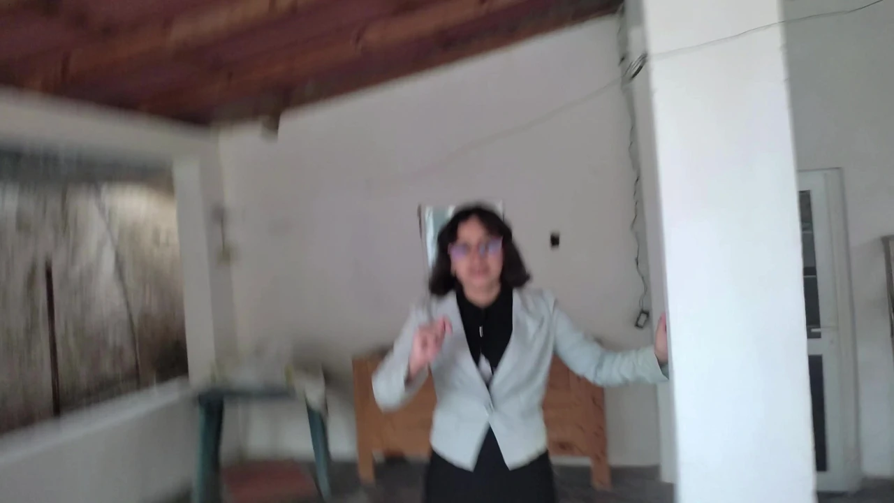 ENF Latina Teen reporter stripped