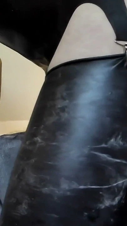 cumwhore latex Susan ve dev dildo yakın çekim video | Bölüm 3
