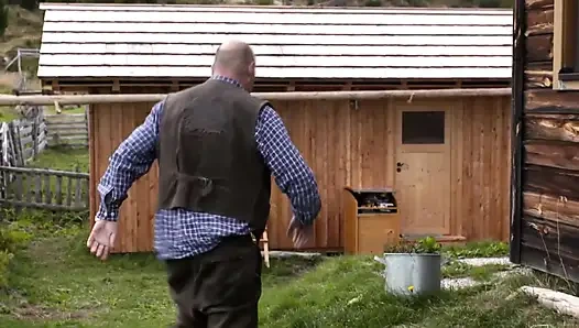 Pis Esmer Göt Yalıyor Ve Sert Sikiliyor