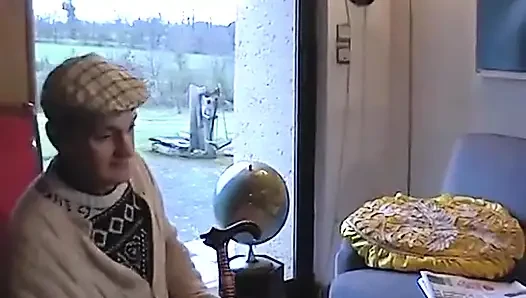 Kirli küçük bir kaltak için ücretsiz konut.