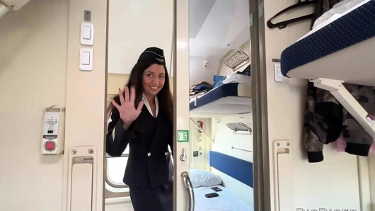 Kondüktörü trende baştan çıkardı ve mola verirken becerdin