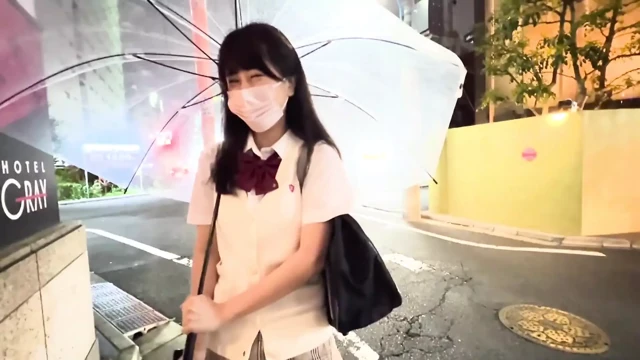 Maske kapalı olsa bile düzgün bir şekilde sevimliydi...! Bu tek başına yüksek bir puan. Üstüne üstlük, 163 cm boyundaki kız ve tam f fincanları var