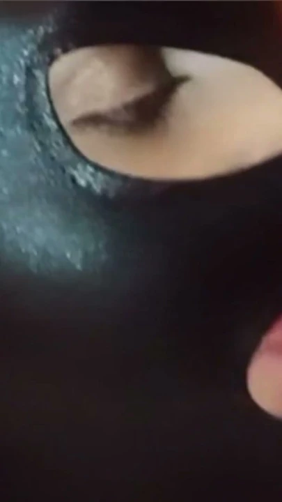 Maskeli sakso | Clip 1