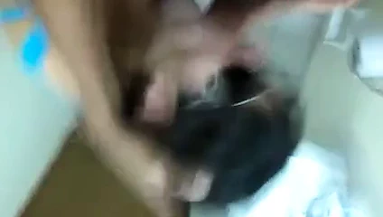 Bj itibaren kız ile büyük memeler içinde banyo