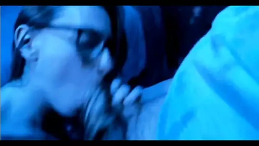 Seksi esmer hairjob ve saç, uzun saç, saç boşalmak