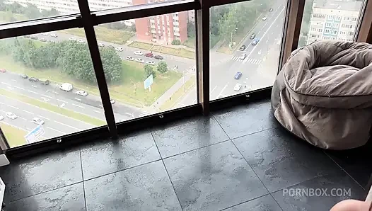 İstediği zaman ve yerde beni büyük yarağıyla sikiyor