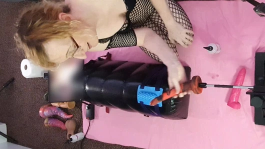 Muhteşem orta yaşlı seksi kadınlar maratonu anal dildo makinesi mastürbasyonu