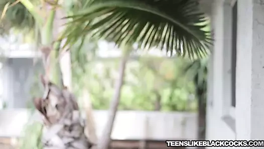 Çarpıcı genç sloan harper gergin tarafından dev siyah dong