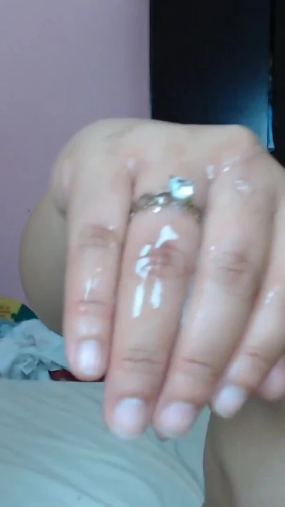 Незабываемый момент из "Он попросил меня выйти за него, и он запечатал обручальное кольцо камшотом на обручальное кольцо"