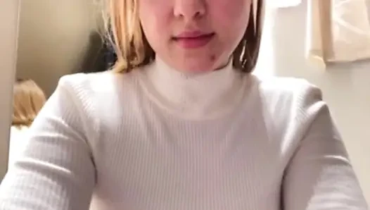 Nude ass jucielussie in the locker room