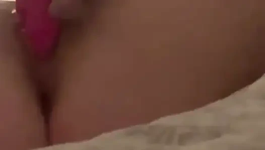 Küçük Pembe Dildo Ile Amcık Oyunu