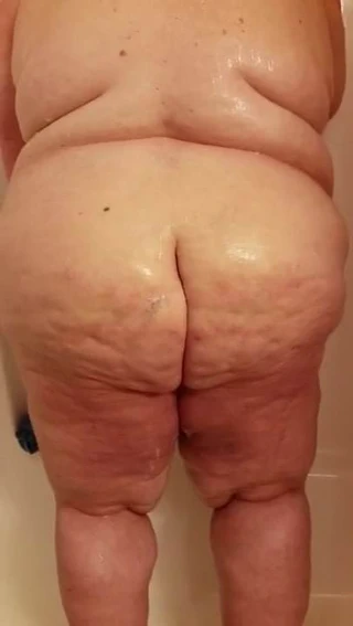 Seksi olgun iri güzel kadının götü