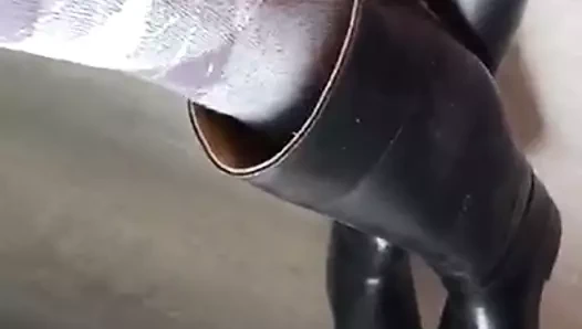 aigle terbiye binici çizmeleri ile oynamak