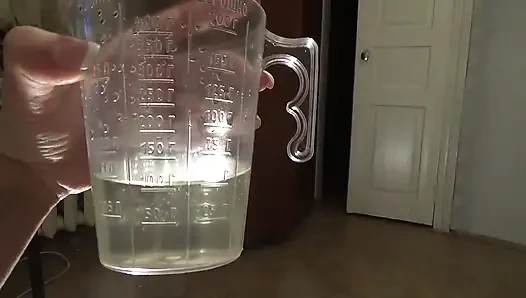 çiş meydan okuması! 1 saat boyunca 100 ml'nin üzerinde her 10 dakikada bir işiyor, bölüm 1!!