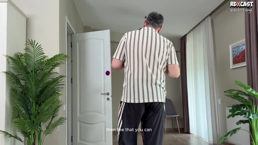 Sahne arkası! Gençler Polly Yangs ve Kwini Kim, çekimler sırasında çok eğleniyor