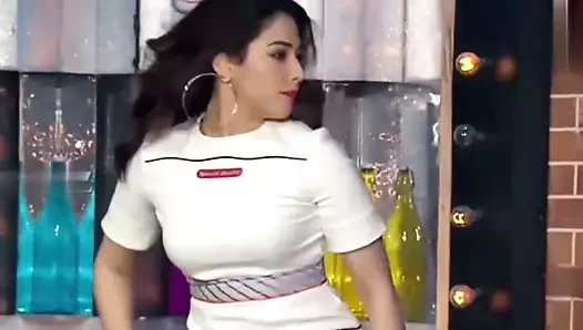 Sexy tammana ko dekh kar hilaoo