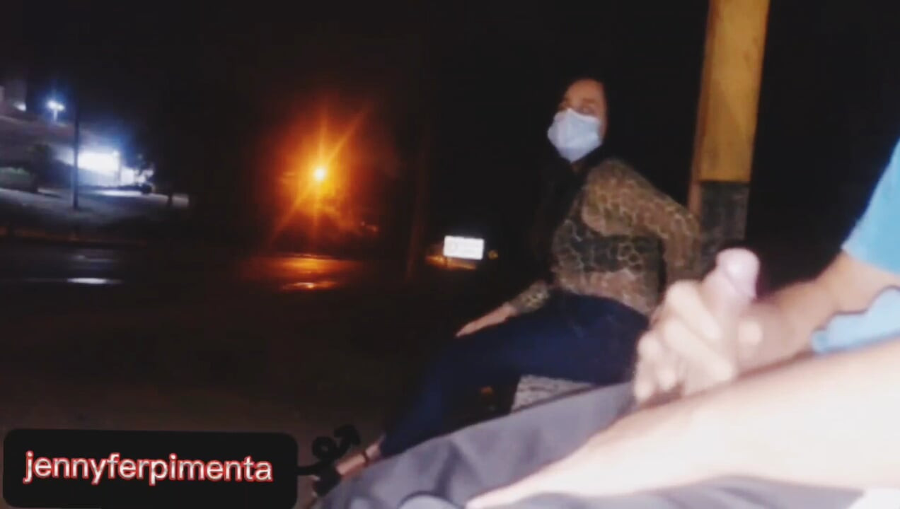 Otobüs durağında garip bir kızı parmaklama riskini aldım! Bak ne yaptı!
