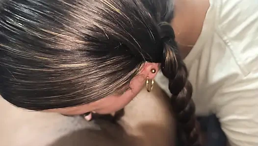 Komşuma 20 dolara emmesi için para ödedim, onunla iletişime geçiyorum