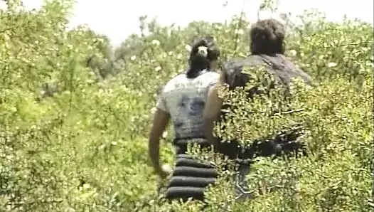 Fransa'dan kızıl saçlı sürtük kampta ağzına döl püskürtüyor