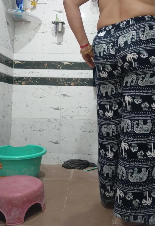 Priya bhabi büyük götlü seksi vücut video çekimi