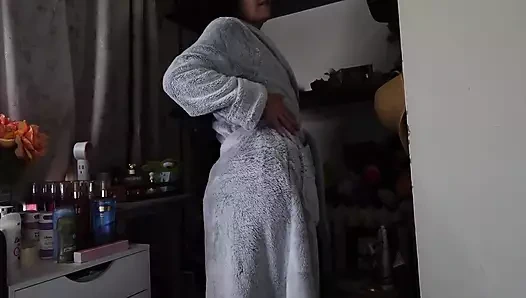 Bulanık bornozumun peluş kucaklaması