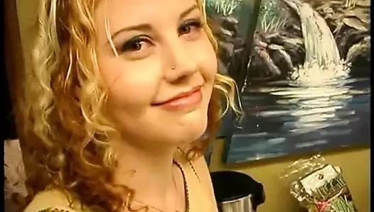 Cherry Poppens, Domino, Renee Pornero'dan film akışı