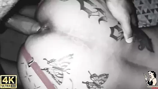 Bir sokak sanatçısıyla tanıştım ve sonunda götüme boşaldı