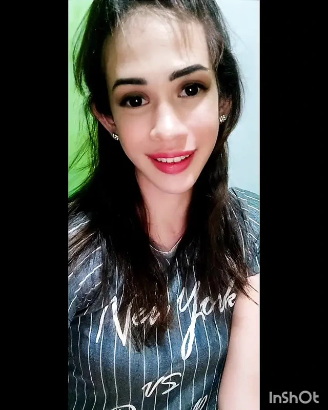 Karl Like Slut'ı kullanıyor