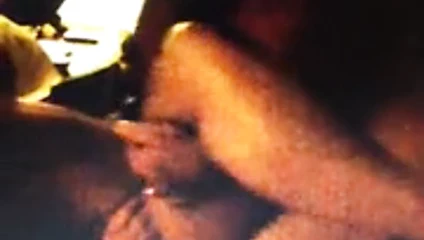 Orta yaşlı seksi kadın brenda hamill iki yarağı birden alıyor