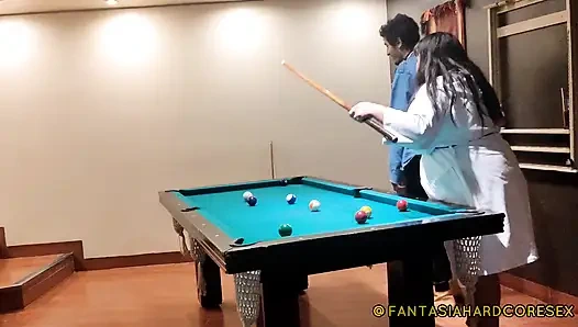 Tombul büyük memeli Arjantinli en iyi arkadaşıyla bahsi kaybettikten sonra sikiliyor