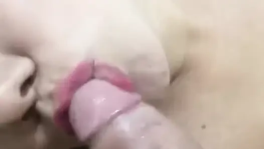 Derin gırtlak ile lezzetli oral seks