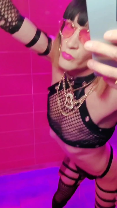 Travesti ultrasexxxxy ve stylé francaise. VaneSsaBiTCHx PariSChienneTrvProd75