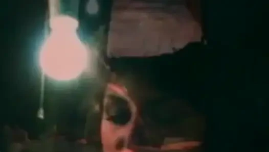 Yanan sarışın ateş tutkusu